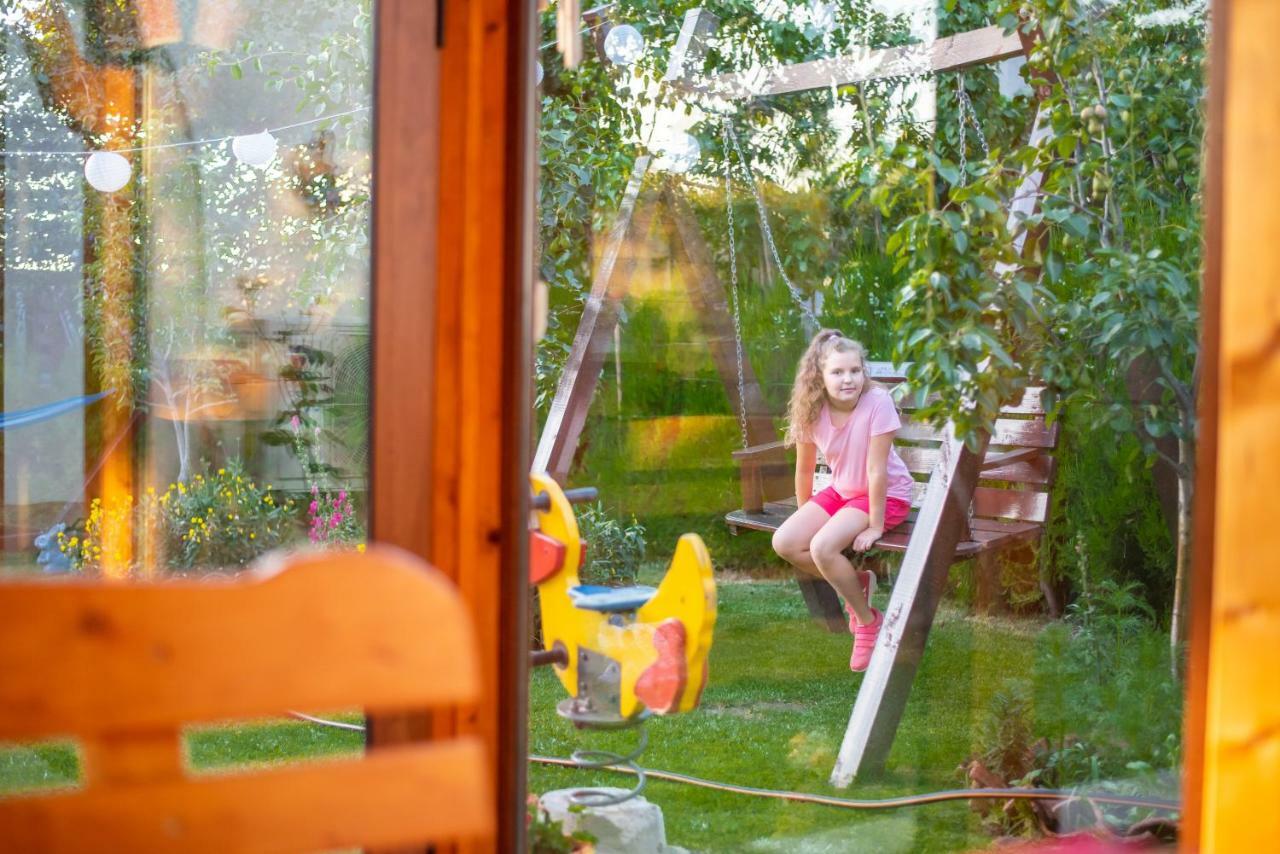 Guest House Vasilena サパレヴァ・バニャ エクステリア 写真